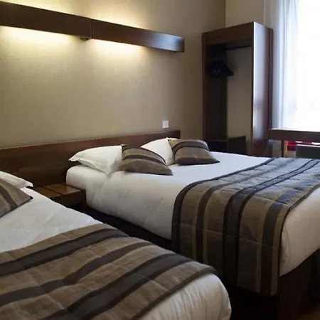 Hotell Logis Restaurant Le Mere