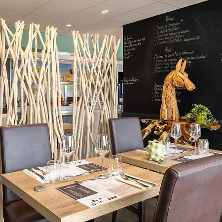 Logis Restaurant Le Mere Hotell 3*