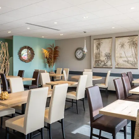 Logis Restaurant Le Mere Сент-Мер-Эглиз