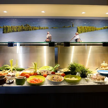 Logis Restaurant Le Mere 3* Сент-Мер-Эглиз