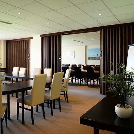 Logis Restaurant Le Mere Сент-Мер-Эглиз
