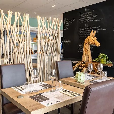Отель Logis Restaurant Le Mere Сент-Мер-Эглиз