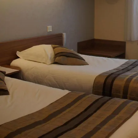 Hotell Logis Restaurant Le Mere