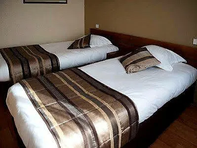 Hotell Logis Restaurant Le Mere 3*