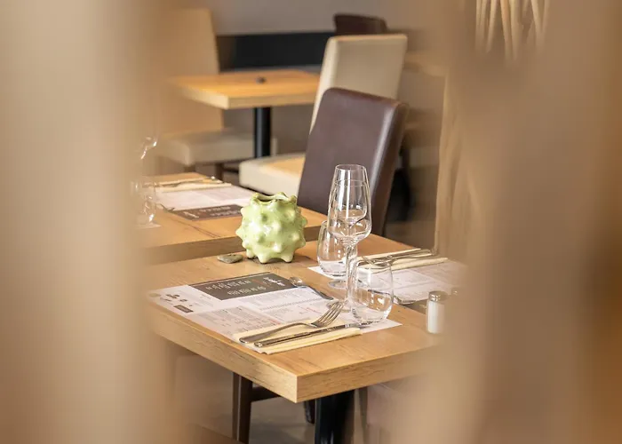 Logis Restaurant Le Mere Hotel