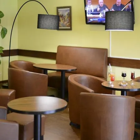 Logis Restaurant Le Mere Отель 3*