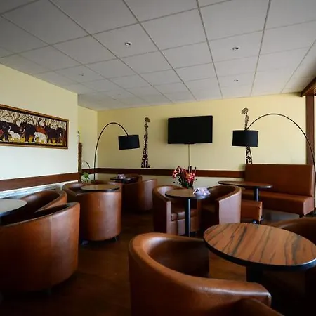 Logis Restaurant Le Mere 3* Сент-Мер-Эглиз