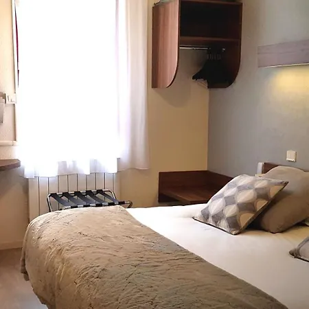 Logis Restaurant Le Mere Отель Сент-Мер-Эглиз