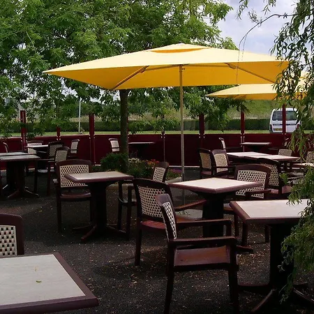 Отель Logis Restaurant Le Mere Сент-Мер-Эглиз