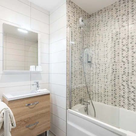 Hotel Logis Restaurant Le Mere 3*