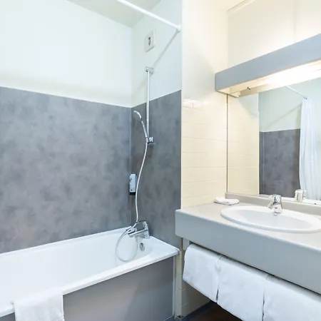 Logis Restaurant Le Mere Hotel