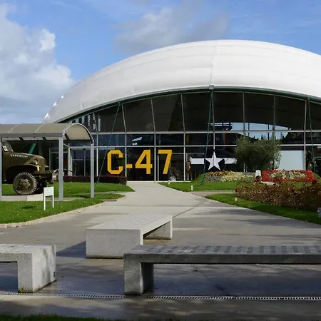 Logis Restaurant Le Mere Hotel