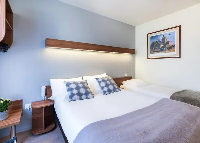 Hotel Logis Restaurant Le Mere 3*