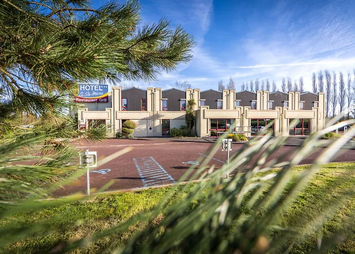 Hotel Logis Restaurant Le Mere 3*